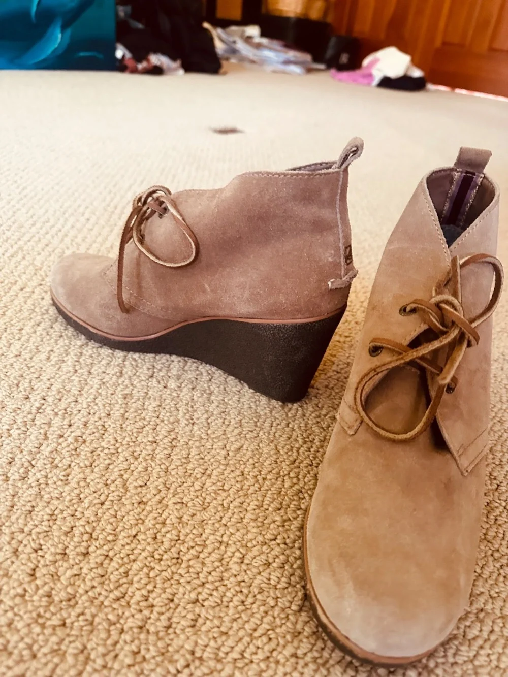 Sperry Tan Suade shoes
